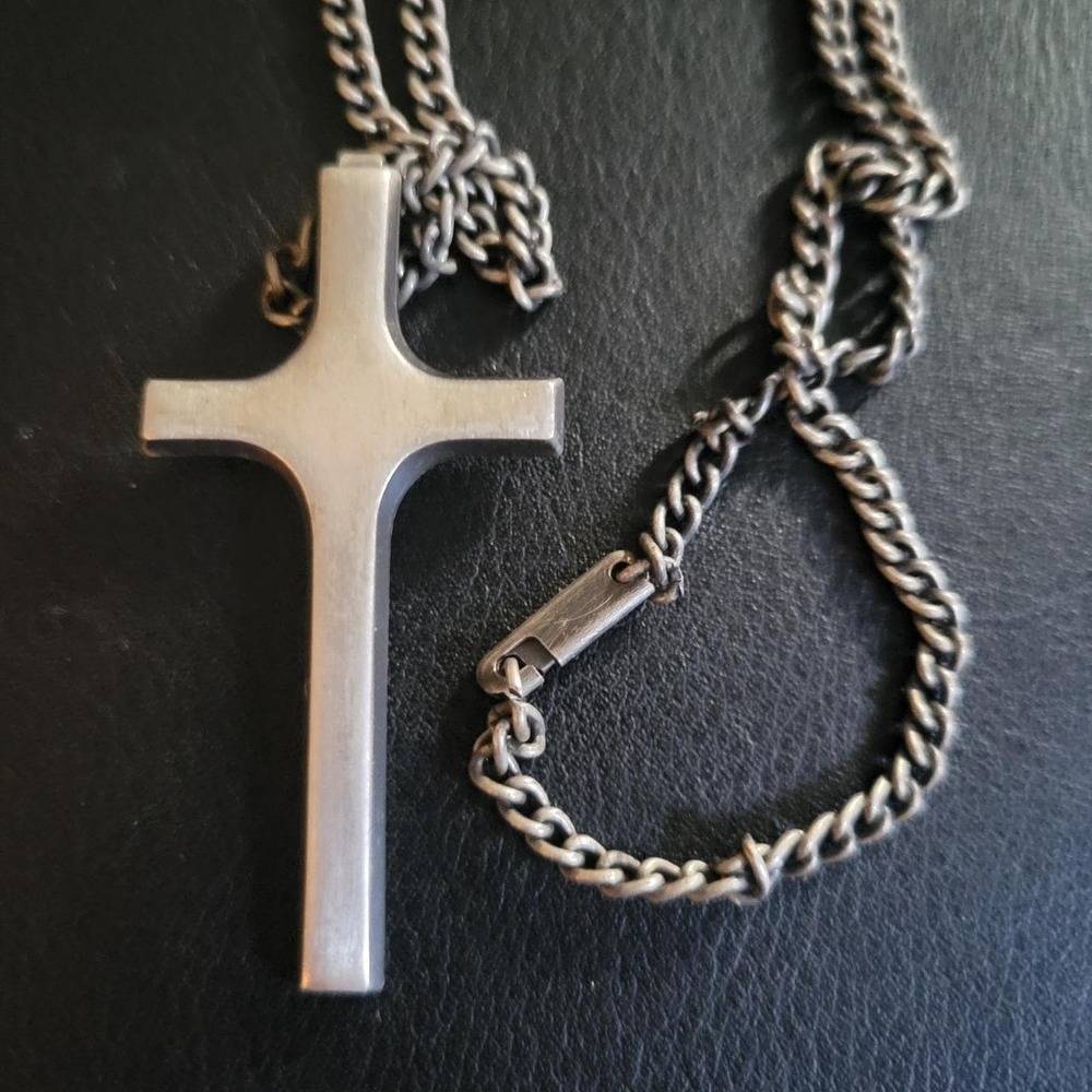 Vintage Brutalist Silver Tone Cross Pendant Curb Chain Necklace Size 24" Goth